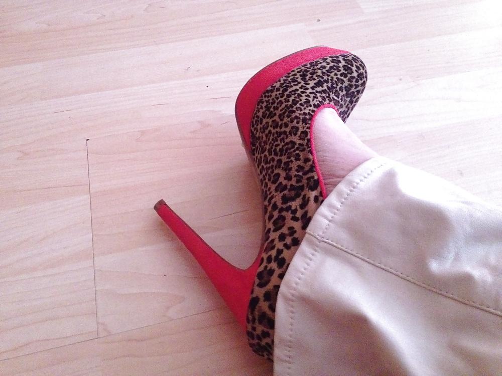 25P Shoe to view