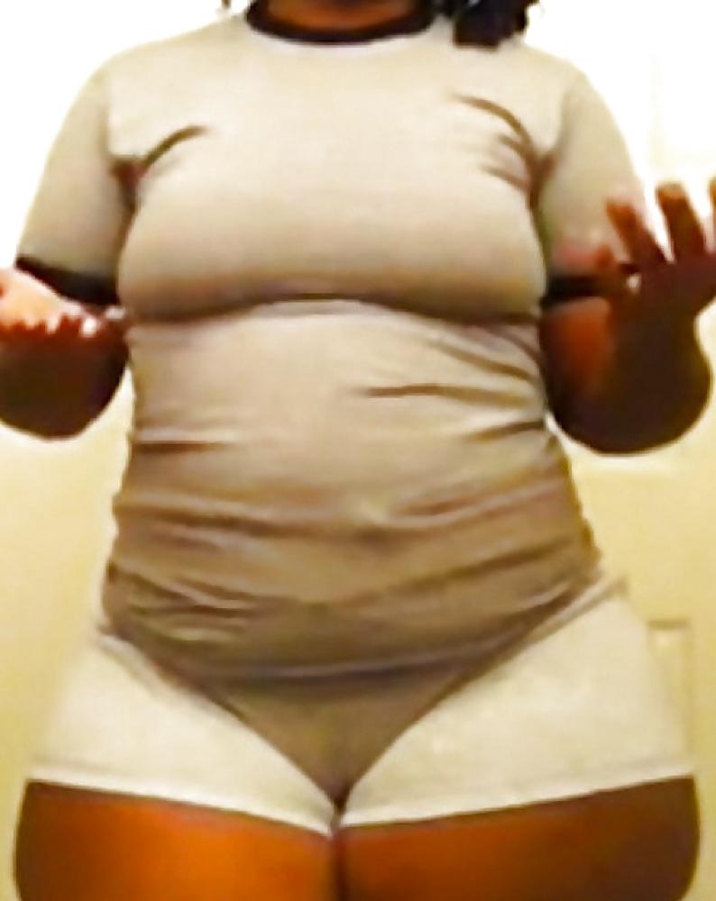 25P Camel toe and panty mound