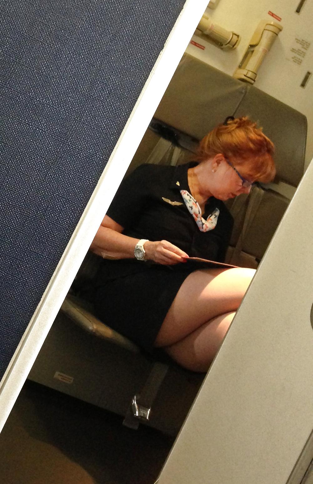 21P FIRST CLASS LEG SHOW FROM THE FIRST CLASS FLIGHT ATTENDANT