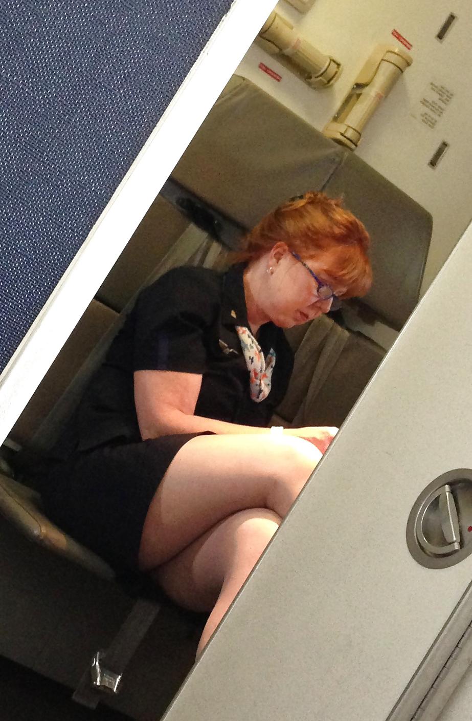 21P FIRST CLASS LEG SHOW FROM THE FIRST CLASS FLIGHT ATTENDANT