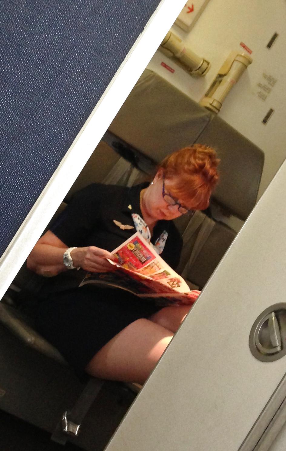 21P FIRST CLASS LEG SHOW FROM THE FIRST CLASS FLIGHT ATTENDANT