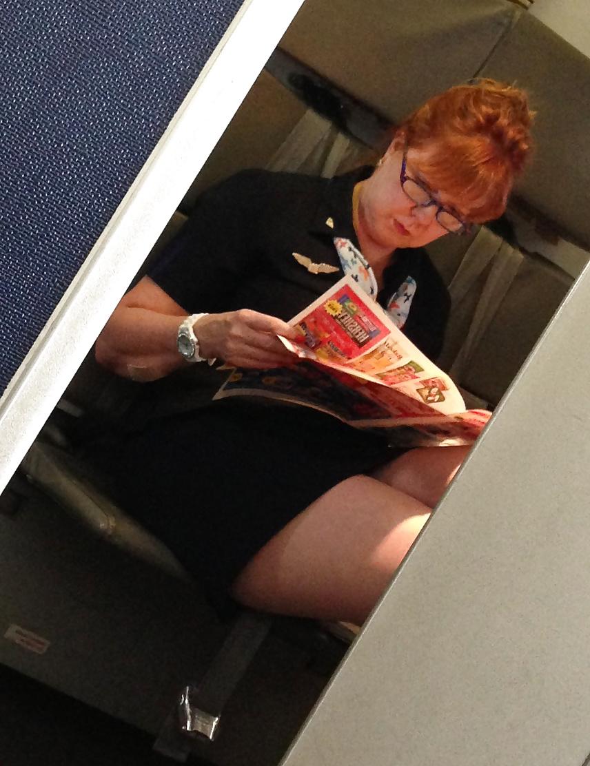 21P FIRST CLASS LEG SHOW FROM THE FIRST CLASS FLIGHT ATTENDANT