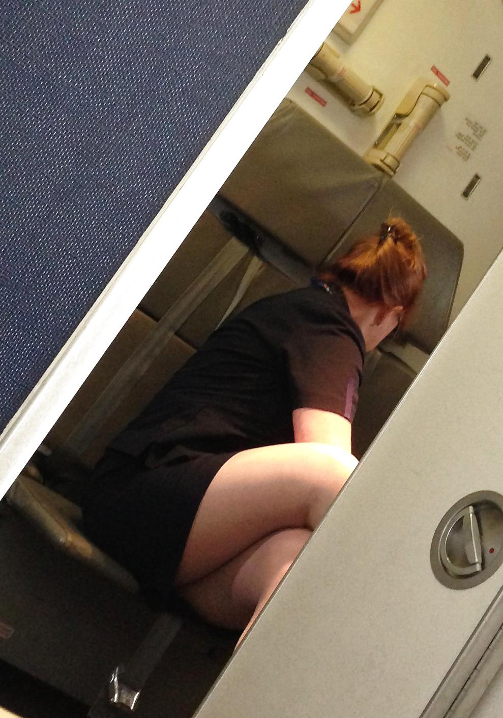 21P FIRST CLASS LEG SHOW FROM THE FIRST CLASS FLIGHT ATTENDANT