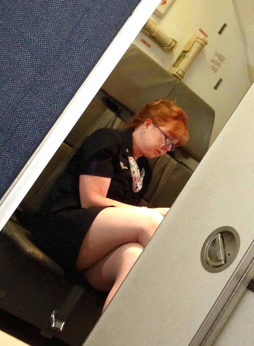 21P FIRST CLASS LEG SHOW FROM THE FIRST CLASS FLIGHT ATTENDANT
