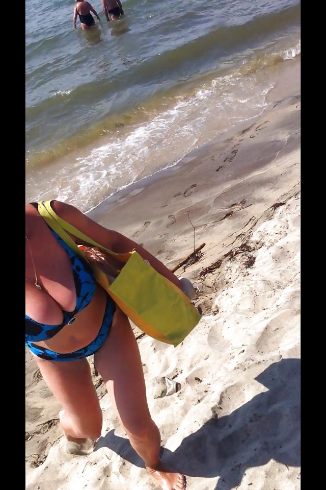 6P Candid Huge Hanging Tits Mom
