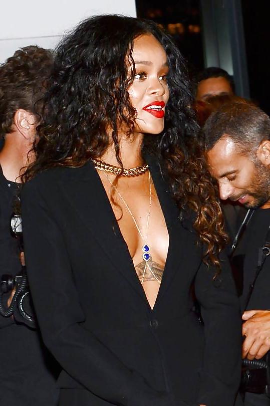 15P Rihanna NYC Fashion Show