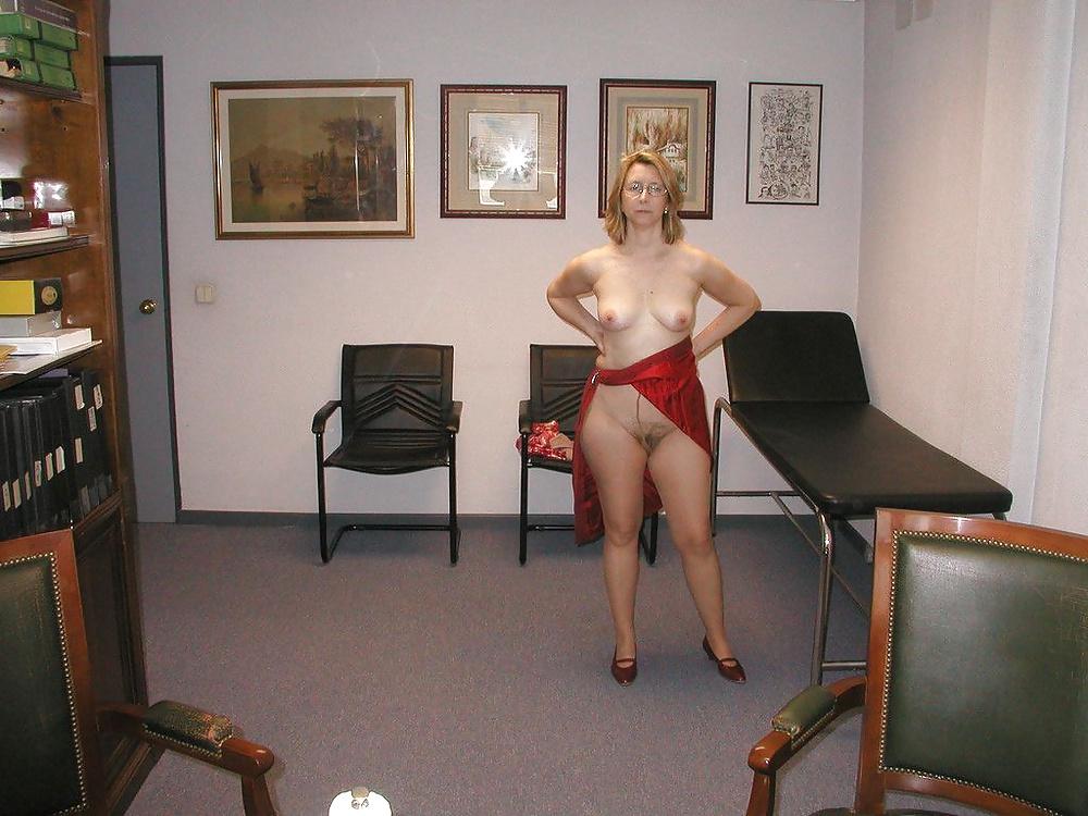 14P She Loves To Show Off