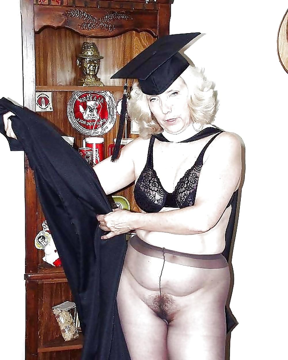 25P Found more of this sex cougar