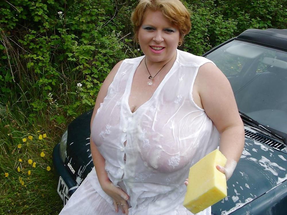 25P Naked Car Wash 01