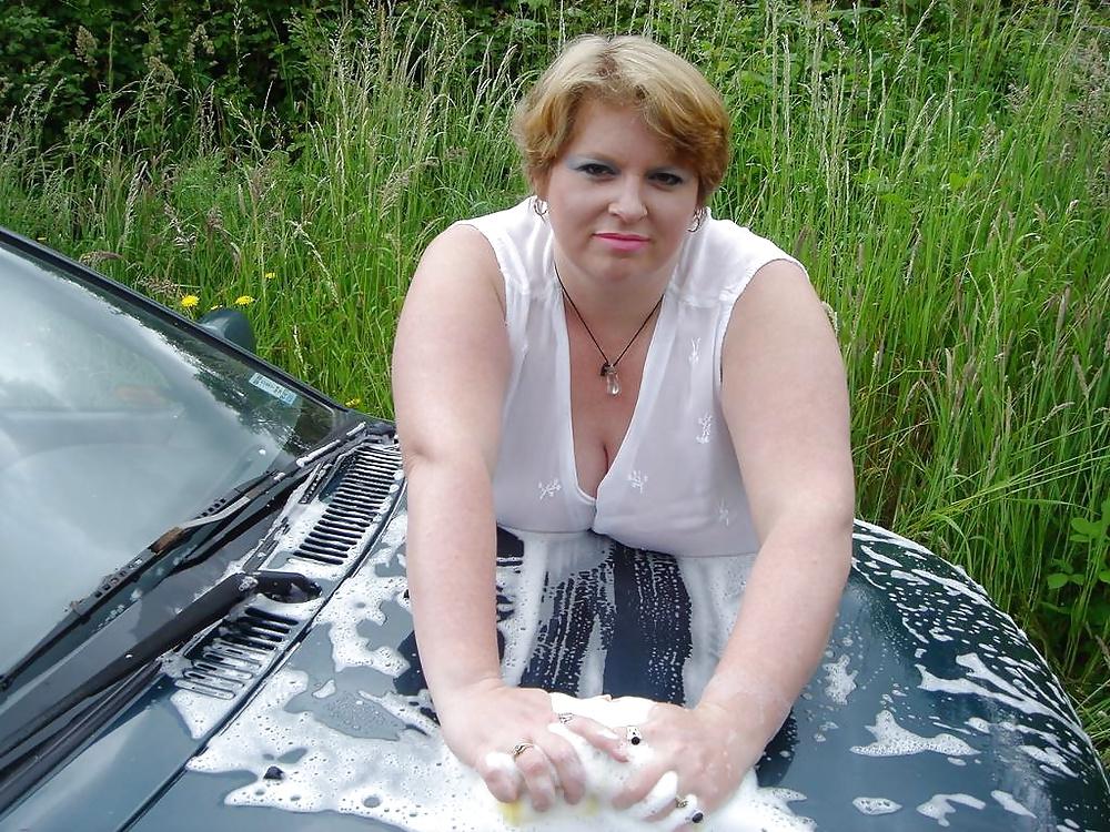25P Naked Car Wash 01