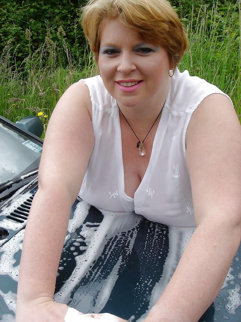 25P Naked Car Wash 01