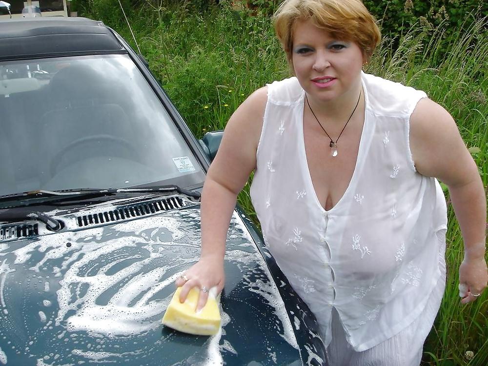 25P Naked Car Wash 01