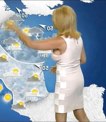 25P Une cougar presentatrice TV