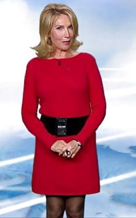 25P Une cougar presentatrice TV