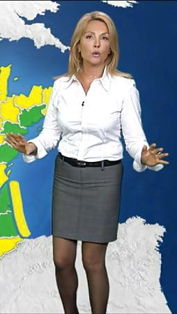 25P Une cougar presentatrice TV