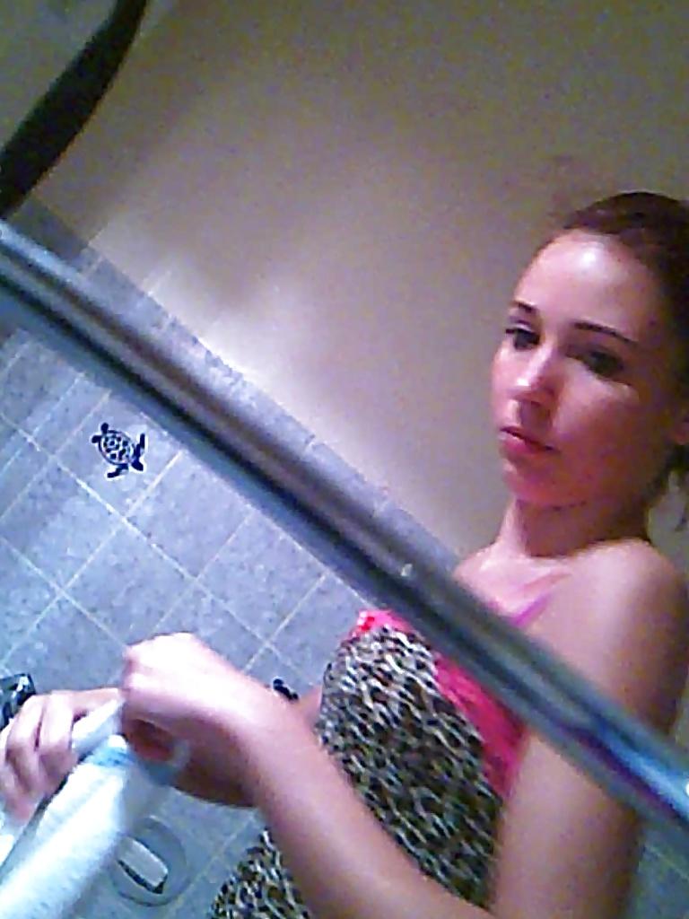 10P Voyeur girl