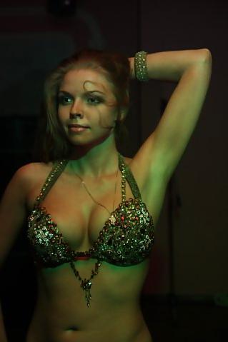8P Bellydancer Julia Shishkina