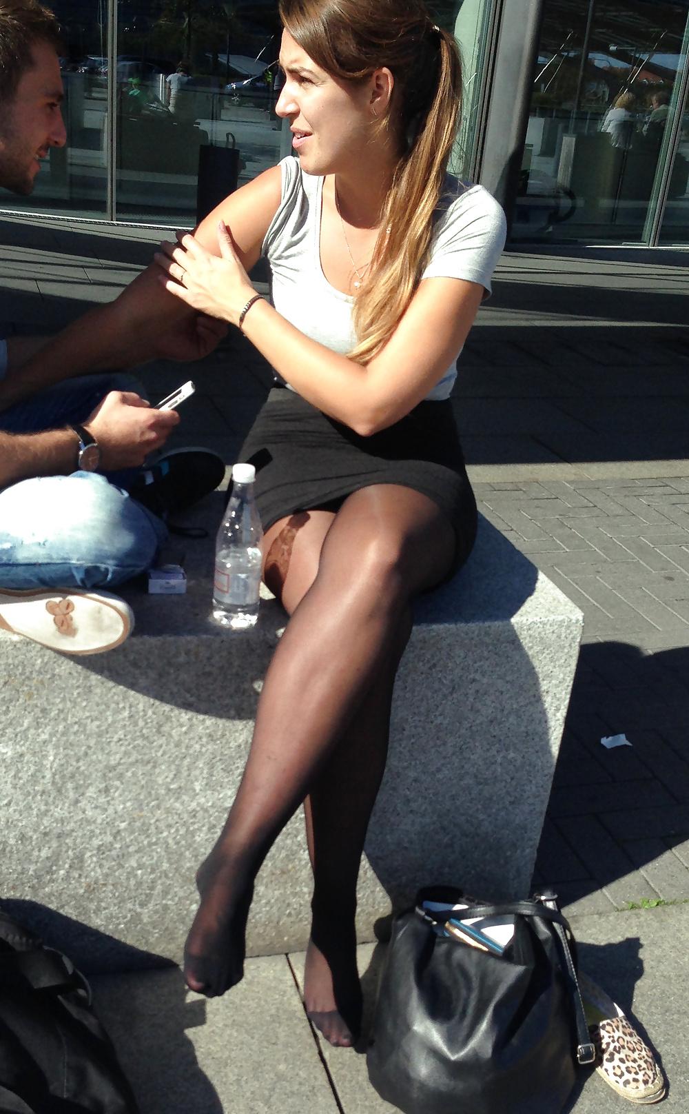 6P Candid pantyhose feet at airport