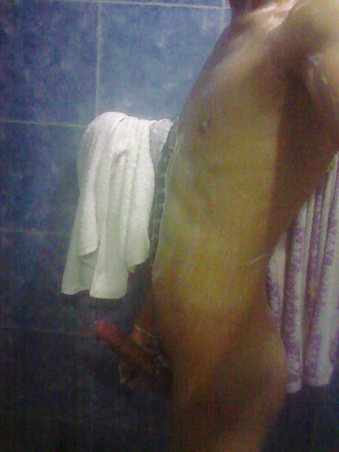 11P Hot twink in shower