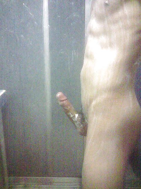 11P Hot twink in shower