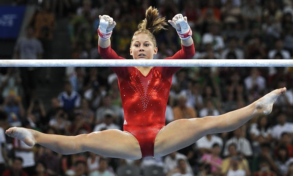 10P Foto-shop samples on cute gymnastics