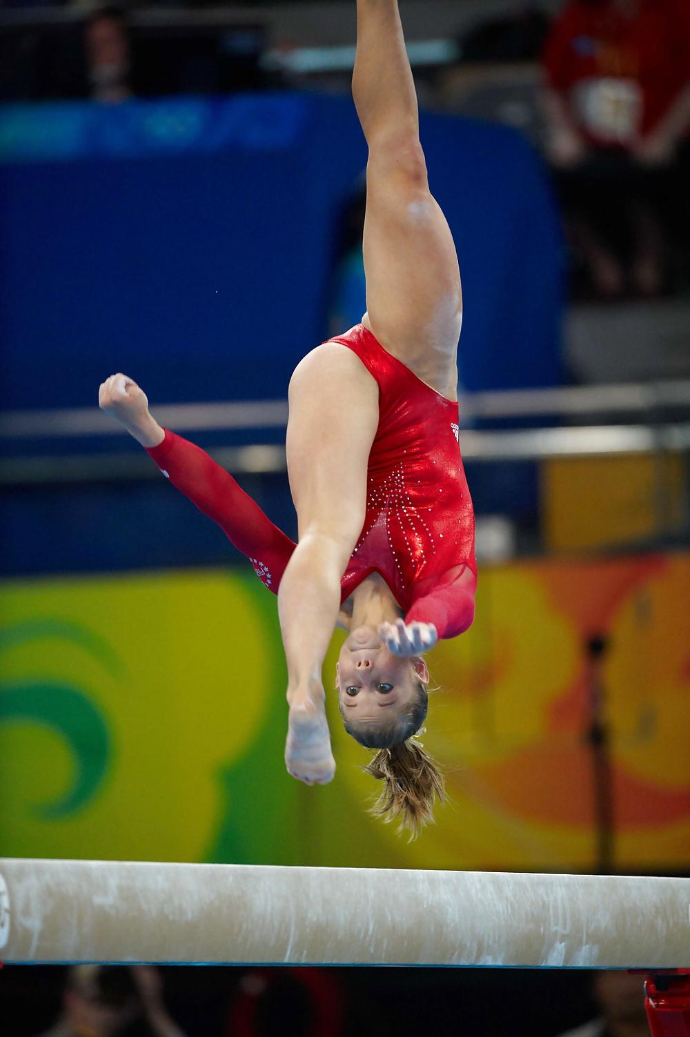 10P Foto-shop samples on cute gymnastics