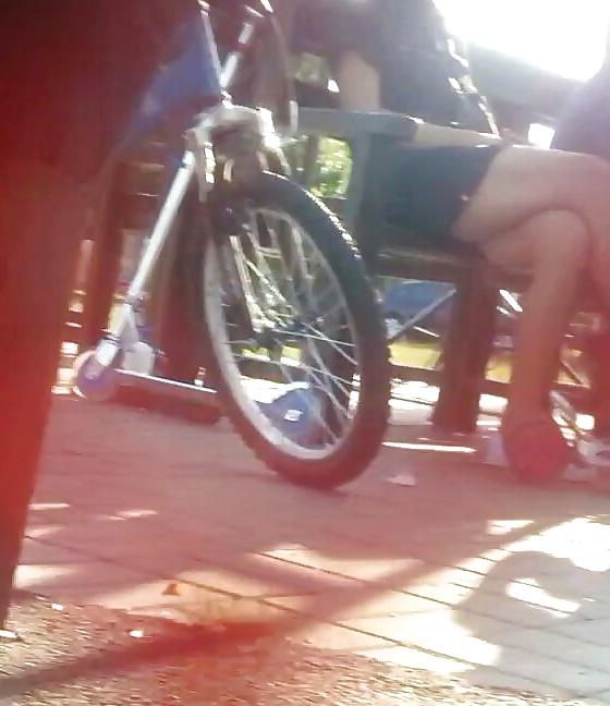 24P Spy old + young feet and legs romanian