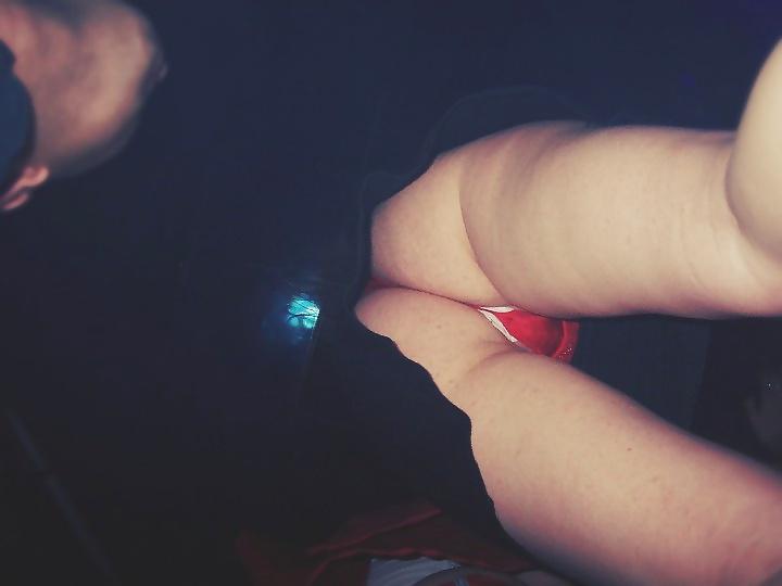 25P UPSKIRT THONG 