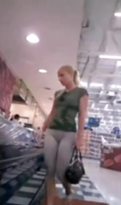 25P MILF in Grey Yoga Pants (blonde)