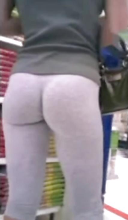 25P MILF in Grey Yoga Pants (blonde)