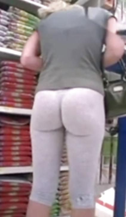 25P MILF in Grey Yoga Pants (blonde)