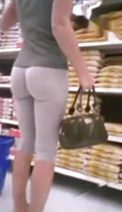 25P MILF in Grey Yoga Pants (blonde)