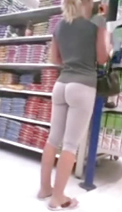 25P MILF in Grey Yoga Pants (blonde)