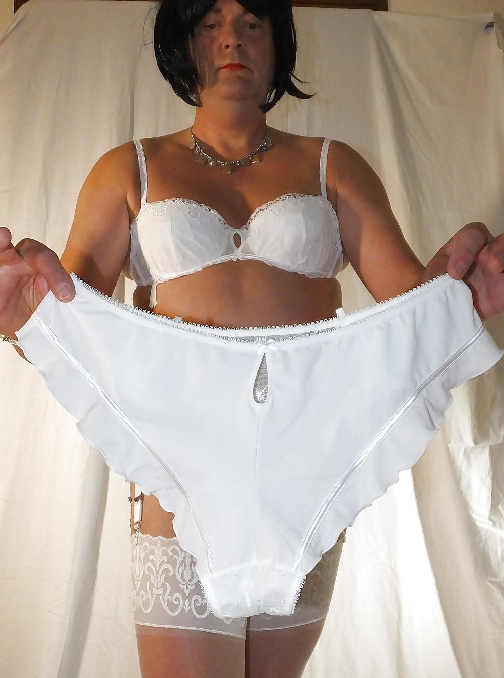 25P Shemale And Crosdressers White Panty