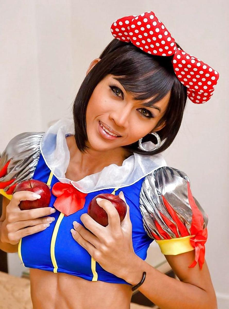 22P Snow White