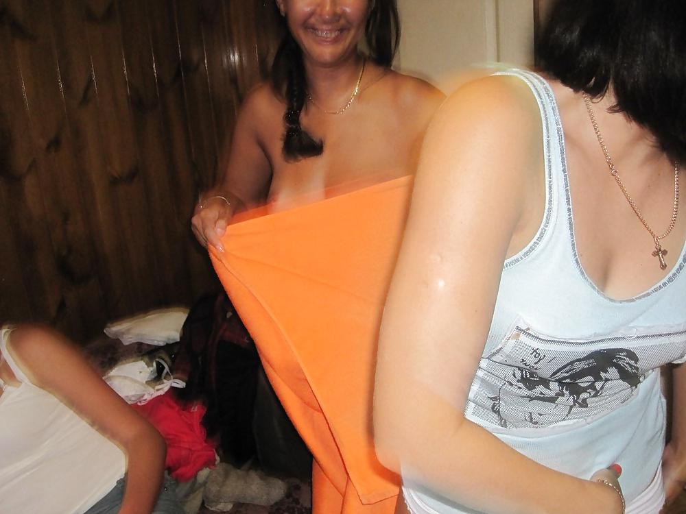 25P Teenager in der Sauna