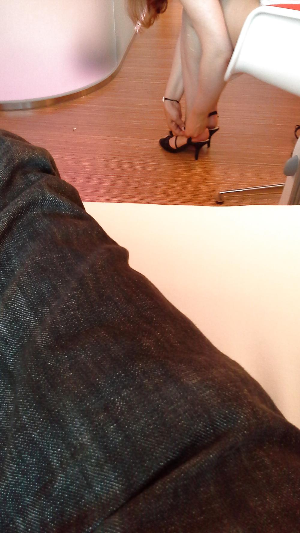 10P Nymph getying ready in hotel