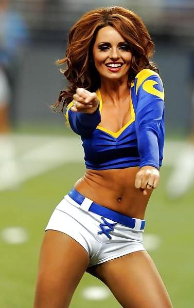 25P Cheerleaders - pantyhose and camel toes (non-nude)
