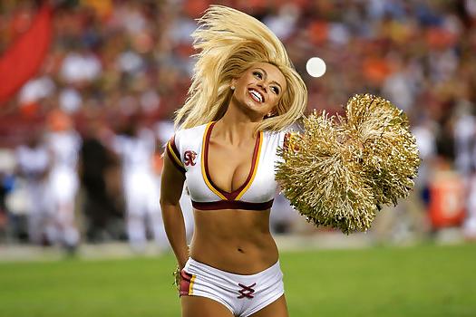 25P Cheerleaders - pantyhose and camel toes (non-nude)
