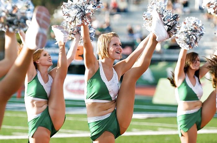 25P Cheerleaders - pantyhose and camel toes (non-nude)