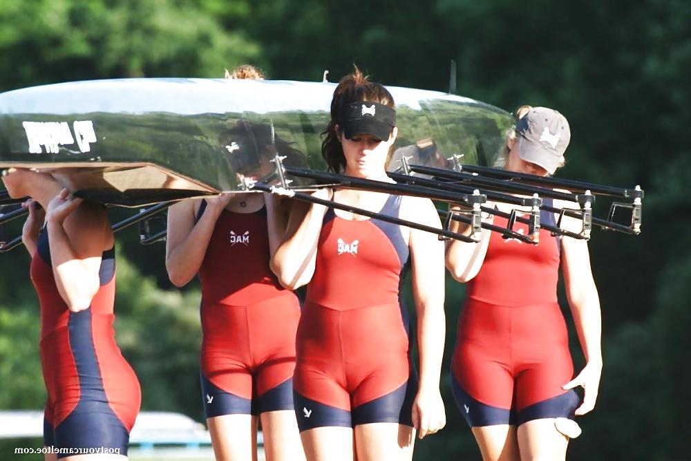25P Sports Cameltoe And Asses