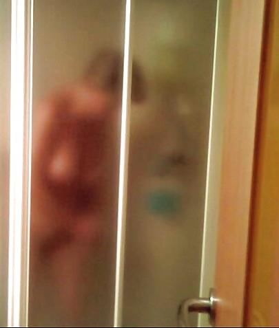 9P Hidden shower