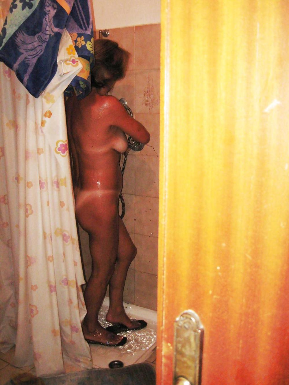 9P Hidden shower