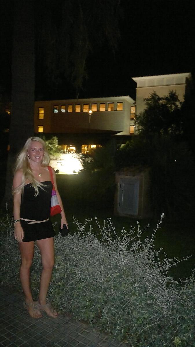 25P Hot Young Couple
