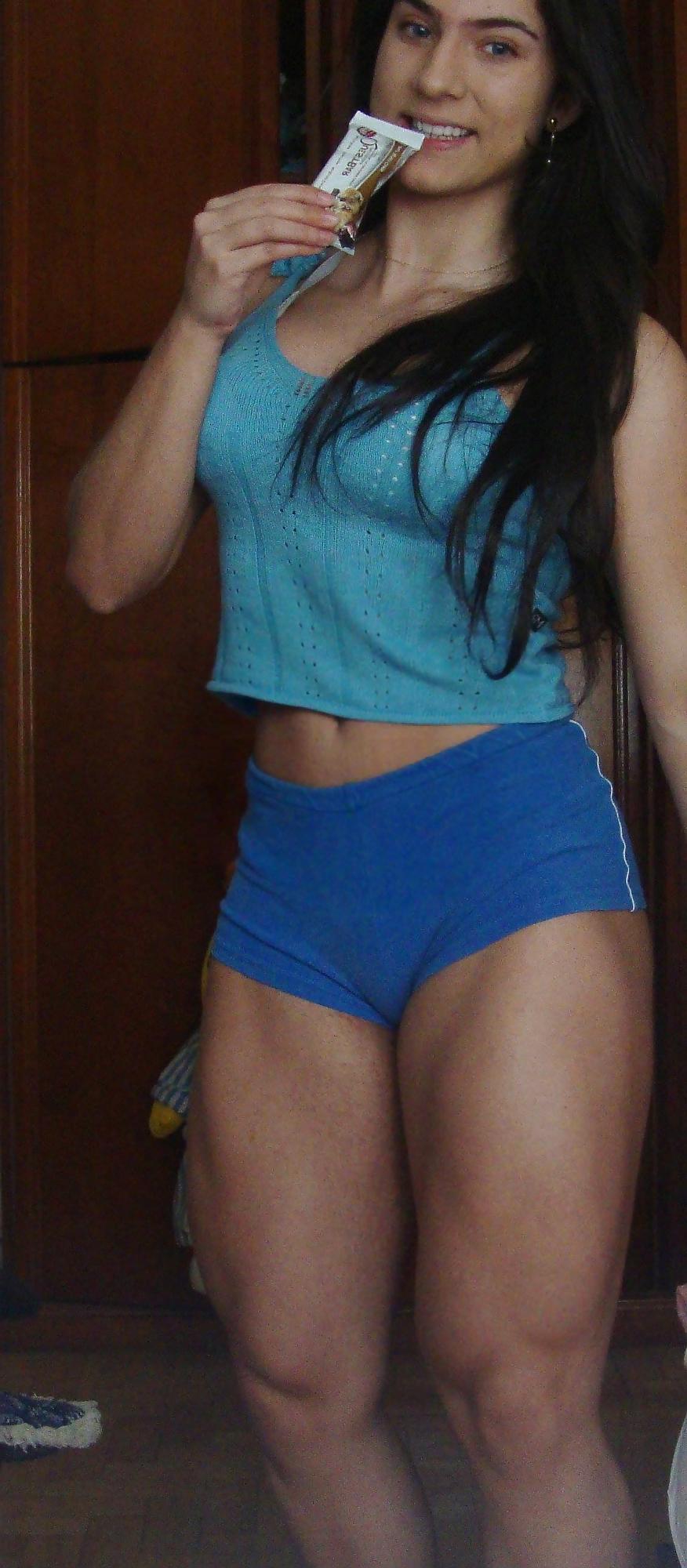 16P Best camel toe and ass
