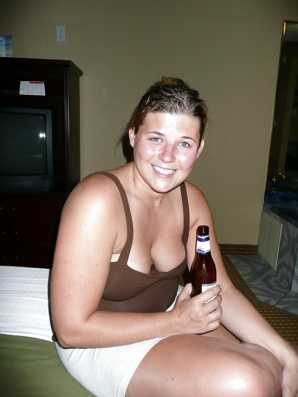 25P Young Wife Hotel Action