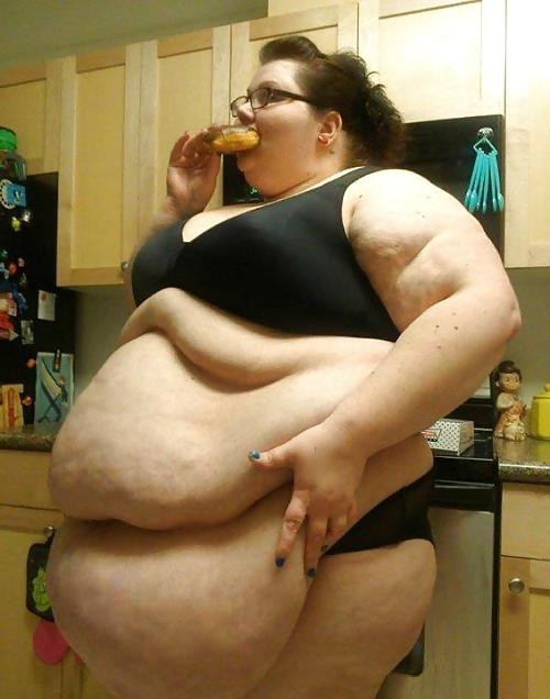 25P SSBBW belly pics 11