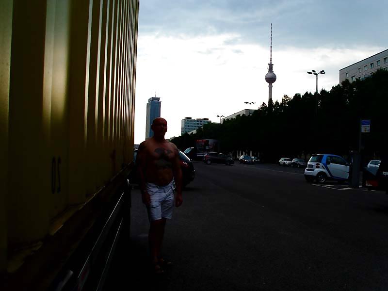 17P Berlin - fast ganz nackt