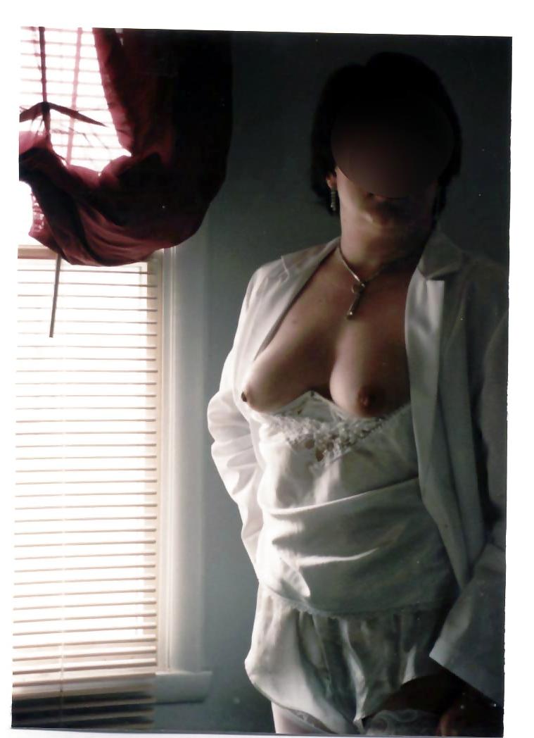 4P Shy wife loves sexy comments