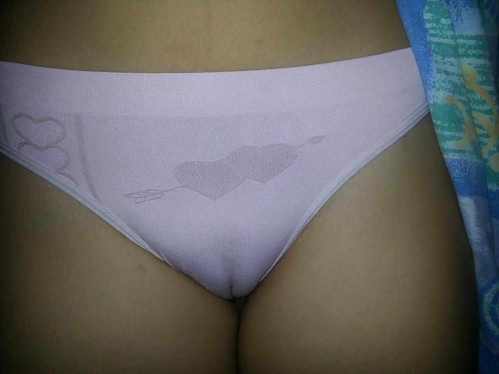 24P Cameltoe mari 